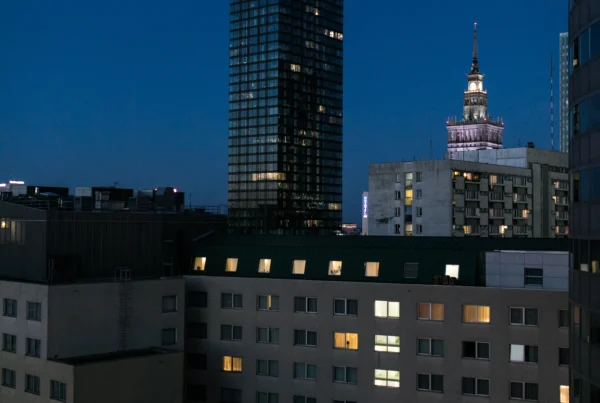 Dodatkowe opłaty i ukryte koszty wynajmu biura w Warszawie