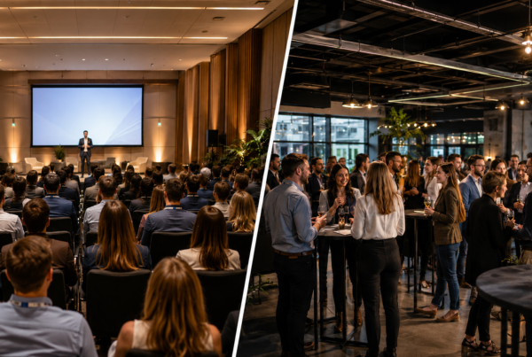 Event siedzący i stojący – porównanie formatów wydarzeń biznesowych